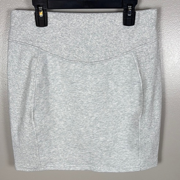 Lululemon Scuba Skirt Medium - Picture 7 of 7